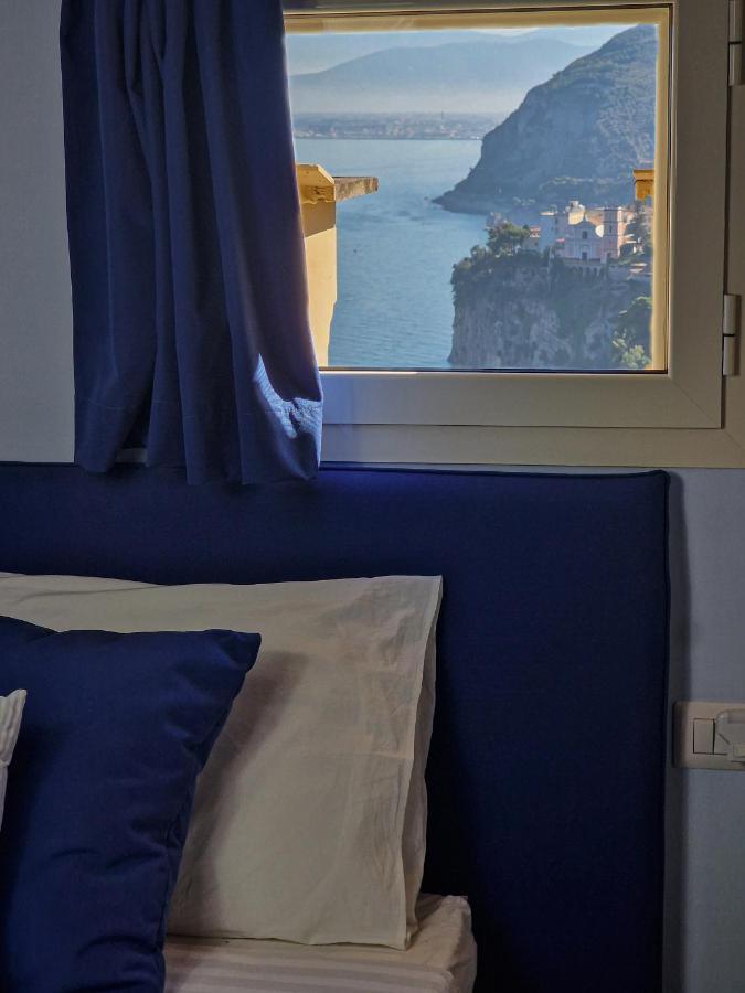 La Torretta Sea View Rooms Vico Equense Bagian luar foto